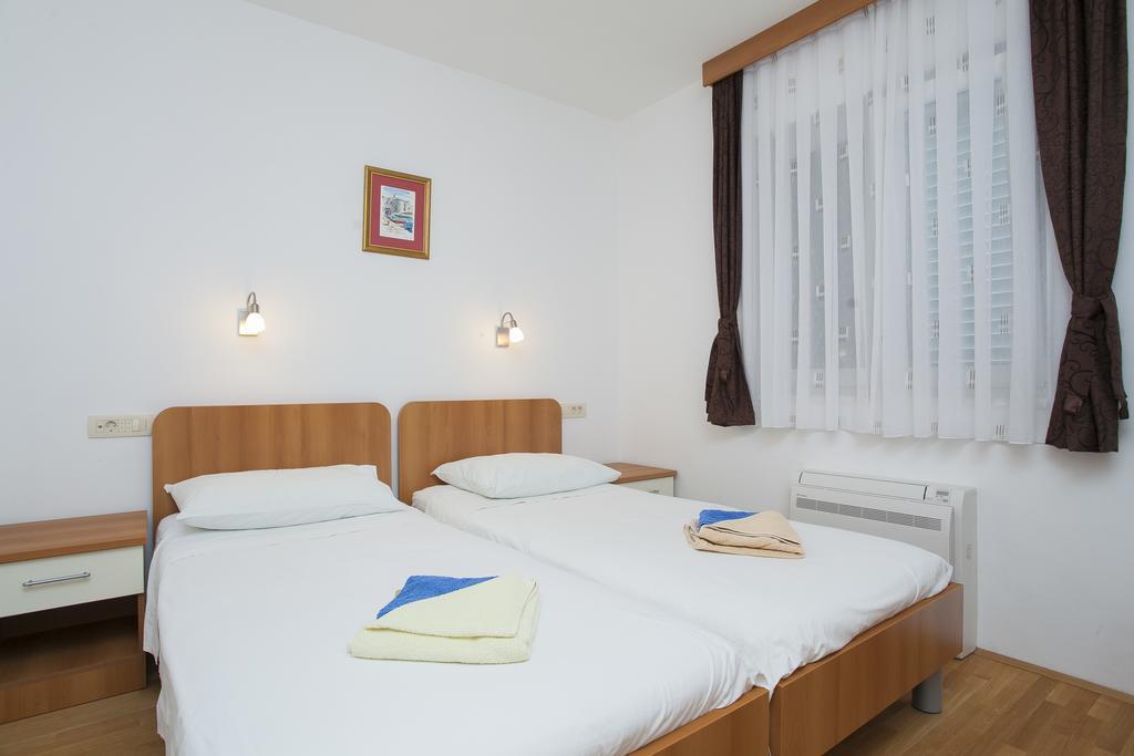 Apartments Villa Maris Lumbarda Bilik gambar