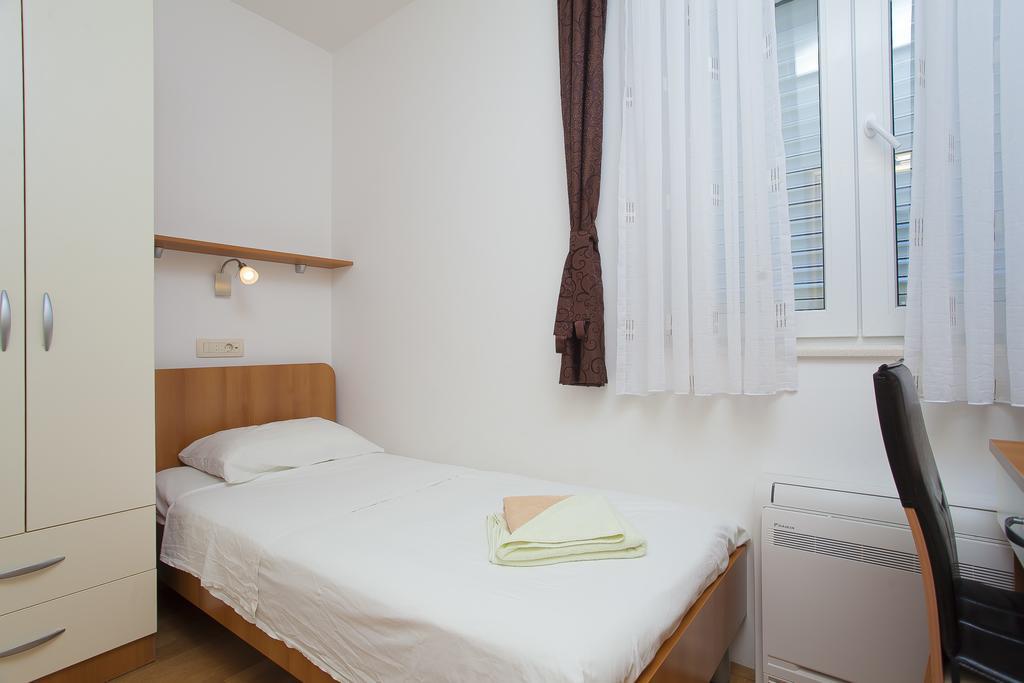 Apartments Villa Maris Lumbarda Bilik gambar