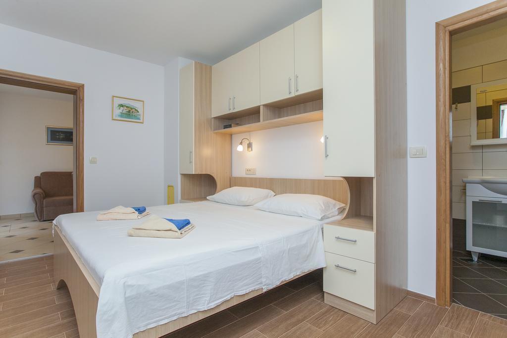 Apartments Villa Maris Lumbarda Bilik gambar