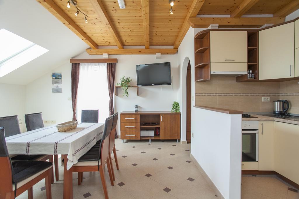 Apartments Villa Maris Lumbarda Bilik gambar